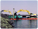 平台船港口作業挖土機裝沙至土桶