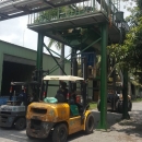 吊車＋堆高機-泡棉機械吊運搬運工程 