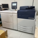 備有完整印刷機器設備