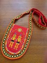 原住民傳統珠繡檳榔袋，附揹帶。手工製